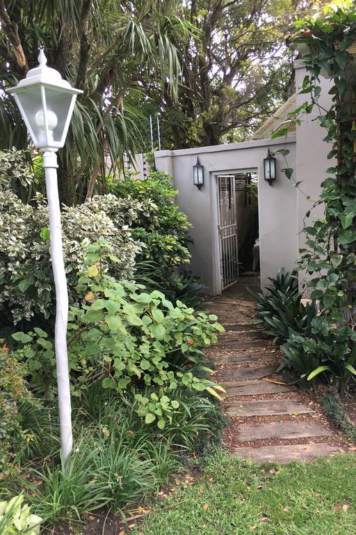 Pollock'S B&B อีสต์ลอนดอน ภายนอก รูปภาพ